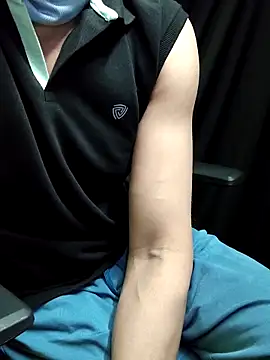 Snapshot of chocolate_alone chatting on 11/06/25, 09:54 chocolate alone online show from 11/06/25, 09:54