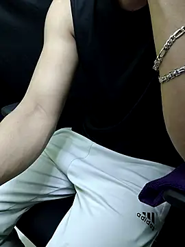 chocolate alone online show from 11/11/25, 07:19