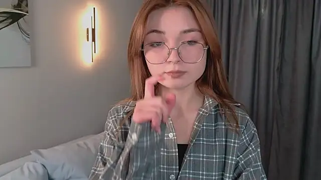 Snapshot of Susan_Gardner chatting on 10/02/25, 02:02 Susan Gardner online show from 10/02/25, 02:02