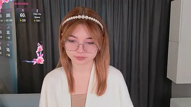 Snapshot of Susan_Gardner chatting on 10/19/25, 06:03 Susan Gardner online show from 10/19/25, 06:03