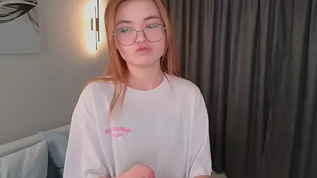 Snapshot of Susan_Gardner chatting on 10/22/25, 06:02 Susan Gardner online show from 10/22/25, 06:02