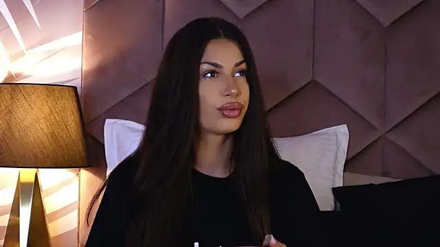 EvaRhea online show from 10/22/25, 02:56