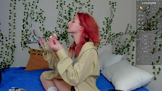 LisaFlames online show from 10/27/25, 09:13