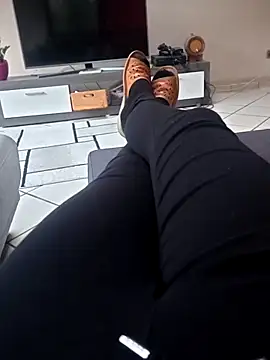 Snapshot of Horny_mummy chatting on 11/15/25, 02:57 Horny mummy online show from 11/15/25, 02:57