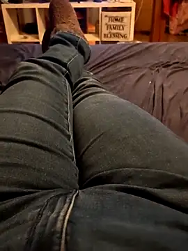 Snapshot of Horny_mummy chatting on 12/02/25, 05:30 Horny mummy online show from 12/02/25, 05:30