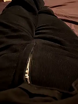 Snapshot of Horny_mummy chatting on 12/17/25, 03:51 Horny mummy online show from 12/17/25, 03:51