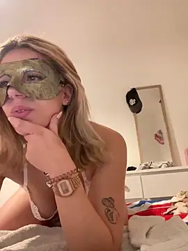 Snapshot of DouceAngela69 chatting on 11/20/25, 07:13 DouceAngela69 online show from 11/20/25, 07:13