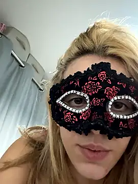 Snapshot of DouceAngela69 chatting on 01/15/26, 06:44 DouceAngela69 online show from 01/15/26, 06:44
