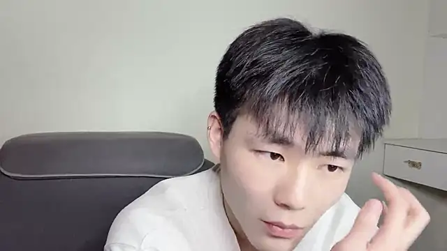 xiaoyang5200 online show from 11/01/25, 04:09