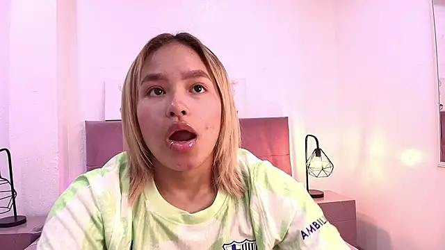 CamiilaGlow online show from 09/19/25, 02:29