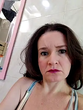 Snapshot of _anita_rojas chatting on 10/31/25, 02:40 anita rojas online show from 10/31/25, 02:40