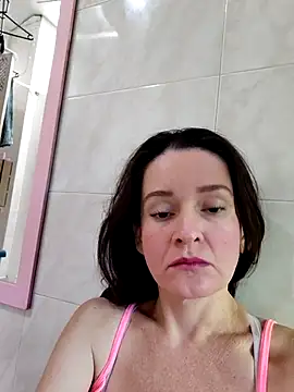 Snapshot of _anita_rojas chatting on 12/02/25, 02:56 anita rojas online show from 12/02/25, 02:56