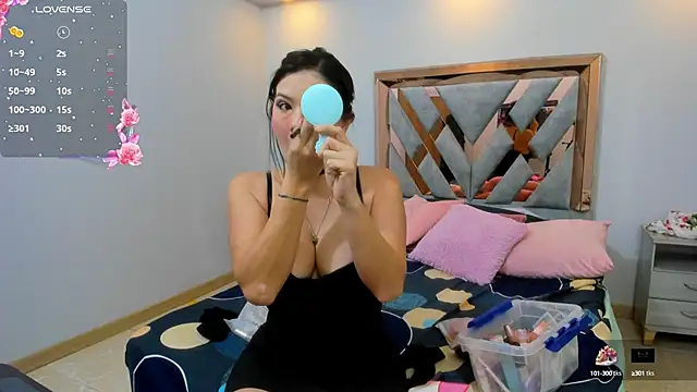 LunaJohansson online show from 10/03/25, 12:13