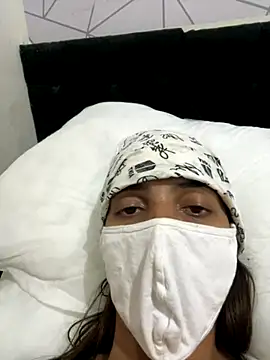 Snapshot of Bandidasexy22 chatting on 10/10/25, 02:10 Bandidasexy22 online show from 10/10/25, 02:10