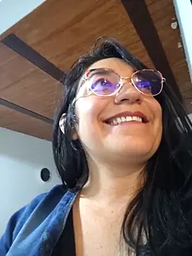 Snapshot of MAFE__29 chatting on 10/24/25, 11:56 MAFE  29 online show from 10/24/25, 11:56