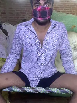 Snapshot of uniquesexyboy5689 chatting on 05/10/26, 05:12 uniquesexyboy5689 online show from 05/10/26, 05:12