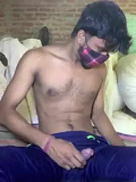 Snapshot of uniquesexyboy5689 chatting on 05/17/26, 04:21 uniquesexyboy5689 online show from 05/17/26, 04:21