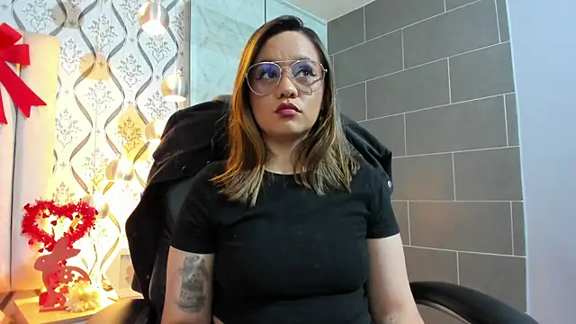 Sky Junne online show from 11/14/25, 05:44