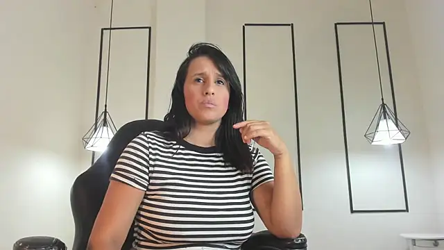 victoria fooxx online show from 10/14/25, 12:22