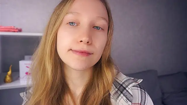 EarnestineGyllenband online show from 11/18/25, 06:51