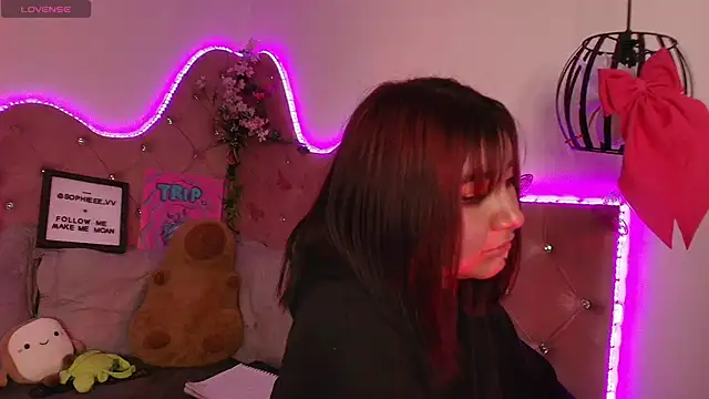 Snapshot of sophiievv chatting on 11/08/25, 07:01 sophiievv online show from 11/08/25, 07:01