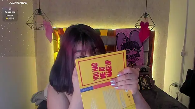 Snapshot of sophiievv chatting on 11/25/25, 04:29 sophiievv online show from 11/25/25, 04:29