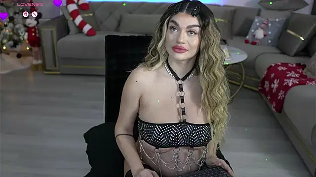 Snapshot of Ellyxxxelly chatting on 12/04/25, 03:43 Ellyxxxelly online show from 12/04/25, 03:43