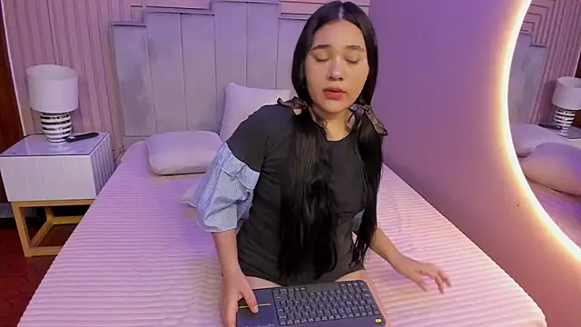 Lovely peach2 online show from 09/10/25, 04:12