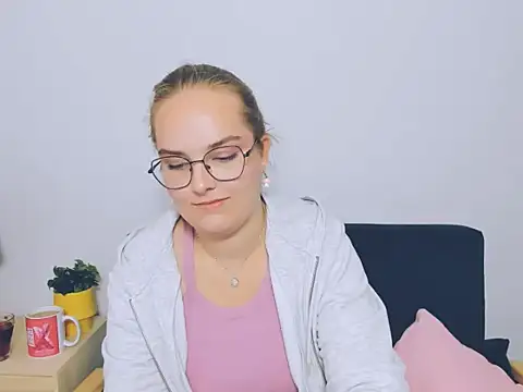 Snapshot of AliceCrazy69 chatting on 10/02/25, 08:16 AliceCrazy69 online show from 10/02/25, 08:16