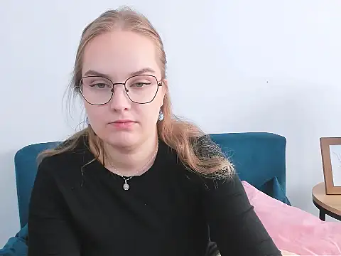 Snapshot of AliceCrazy69 chatting on 10/20/25, 10:05 AliceCrazy69 online show from 10/20/25, 10:05