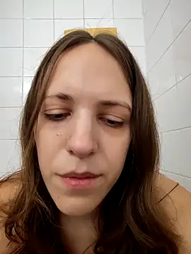 Snapshot of lauflor chatting on 04/04/26, 11:51 lauflor online show from 04/04/26, 11:51