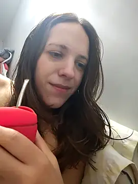 Snapshot of lauflor chatting on 04/10/26, 11:37 lauflor online show from 04/10/26, 11:37