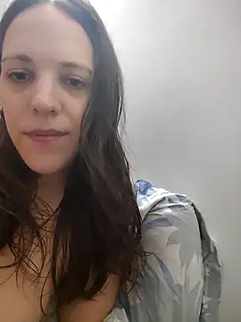 Snapshot of lauflor chatting on 04/14/26, 11:05 lauflor online show from 04/14/26, 11:05