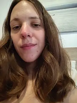 Snapshot of lauflor chatting on 06/03/26, 04:34 lauflor online show from 06/03/26, 04:34