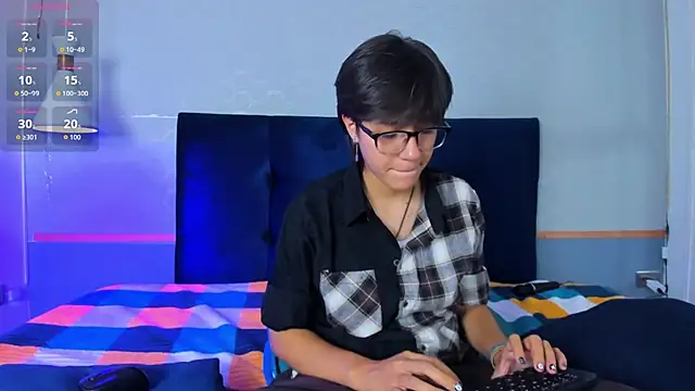 Tsuki Maru online show from 10/10/25, 08:08