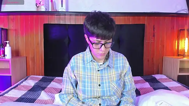 Snapshot of Tsuki_Maru chatting on 11/22/25, 02:05 Tsuki Maru online show from 11/22/25, 02:05