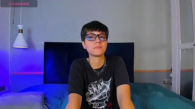 Snapshot of Tsuki_Maru chatting on 11/26/25, 08:10 Tsuki Maru online show from 11/26/25, 08:10