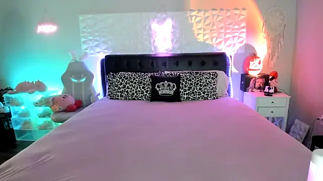 xbbybelle online show from 10/04/25, 03:04