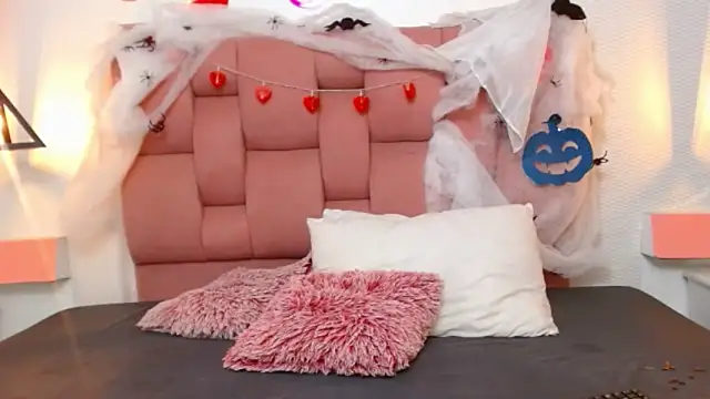 Lindacoopers online show from 10/30/25, 12:06