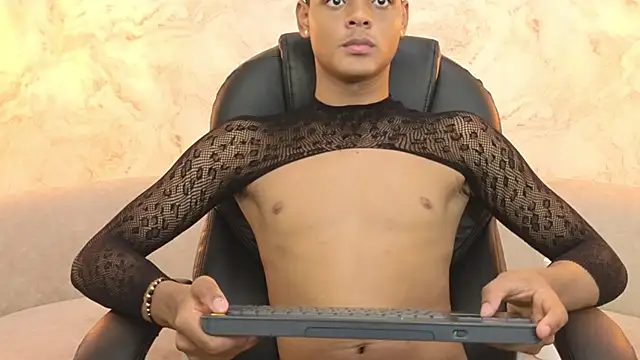 Valentino Thompson online show from 09/11/25, 07:58
