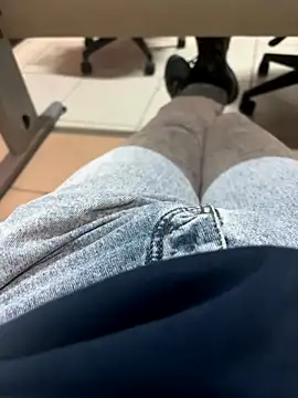 bogerkek online show from 10/29/25, 10:11