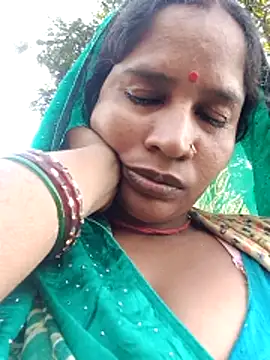 Snapshot of Hot_Seema83 chatting on 11/06/25, 08:59 Hot Seema83 online show from 11/06/25, 08:59