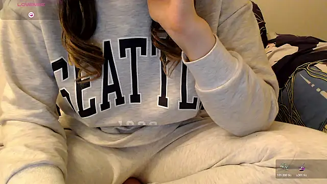 Snapshot of BestOfTheSexy chatting on 10/31/25, 01:23 BestOfTheSexy online show from 10/31/25, 01:23