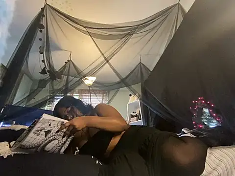 ebunnybri online show from 09/10/25, 06:52