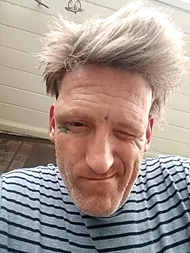 Snapshot of MRTATTWO chatting on 09/14/25, 10:53 MRTATTWO online show from 09/14/25, 10:53