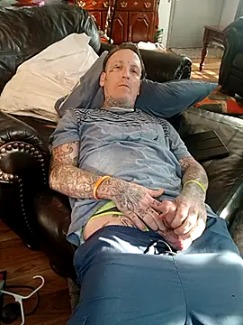 Snapshot of MRTATTWO chatting on 10/01/25, 01:39 MRTATTWO online show from 10/01/25, 01:39