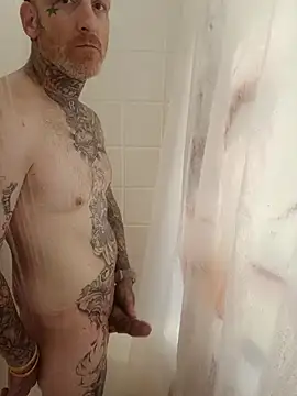 Snapshot of MRTATTWO chatting on 10/24/25, 05:09 MRTATTWO online show from 10/24/25, 05:09