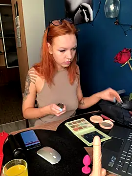 Snapshot of Amore_Mia_ chatting on 09/30/25, 06:18 Amore Mia online show from 09/30/25, 06:18