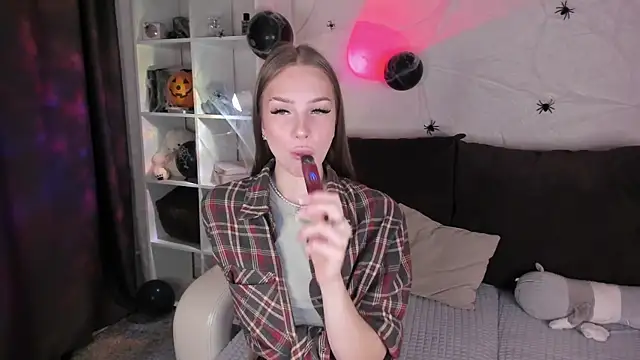 AliceLababy  online show from 10/30/25, 04:14