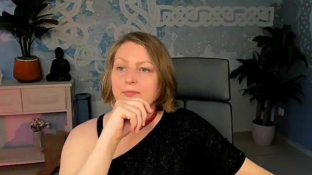 TiffanyBrauny online show from 09/10/25, 09:20